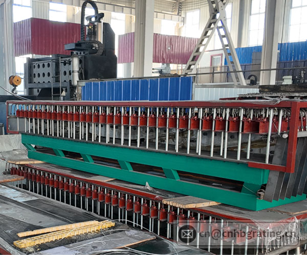 FRP molded grating machine